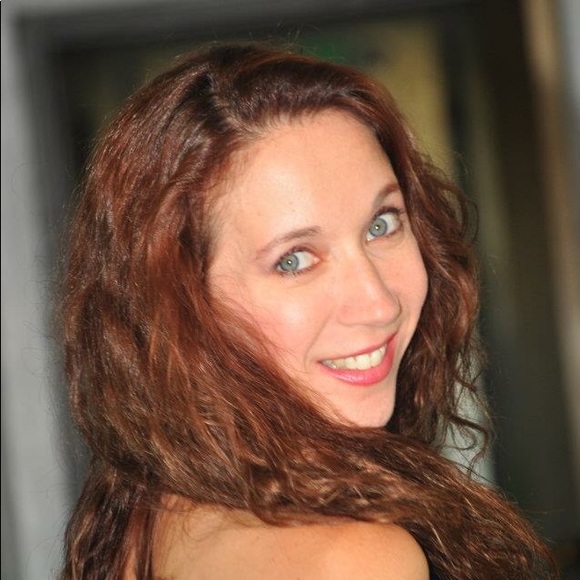 Meet your Posher, Jasmine - Picture 2 of 3